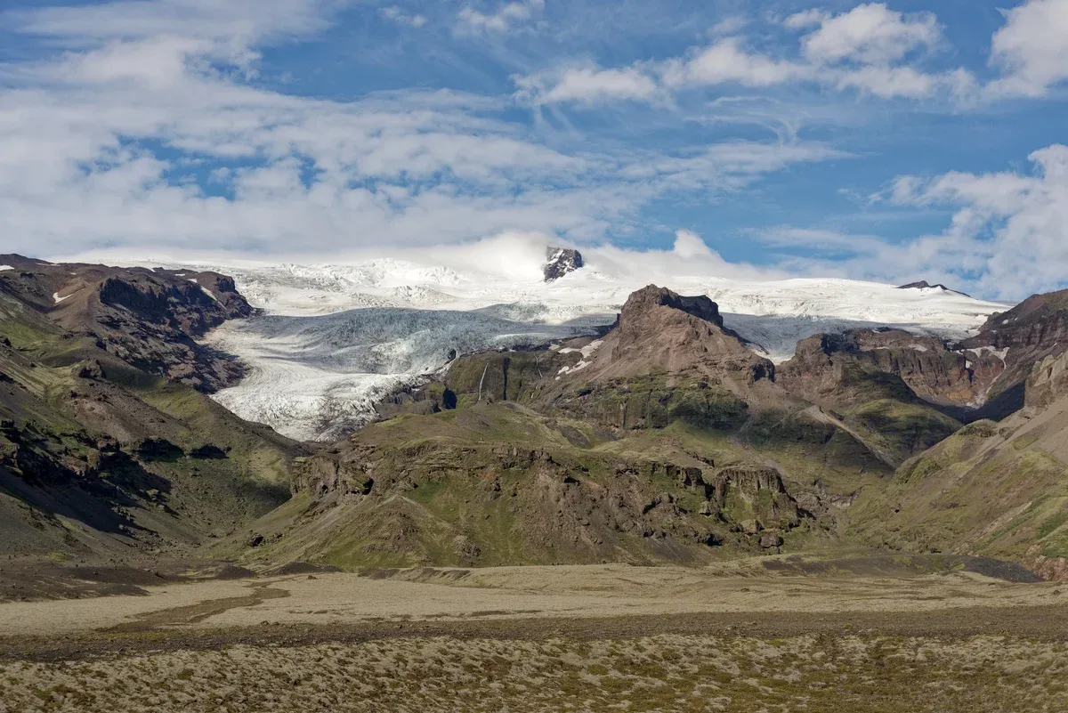 Öræfajökull glacier above Fjallsárlón, near the glacier lagoon boat tour area